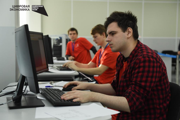НАЦПРОЕКТЫ: 600 ленинградских школьников освоили программирование на курсах «Код будущего»