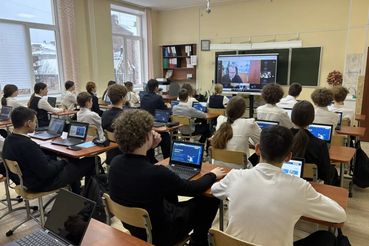 Ленинградские школьники узнали, чем опасны предложения о «лёгком заработке» в соцсетях