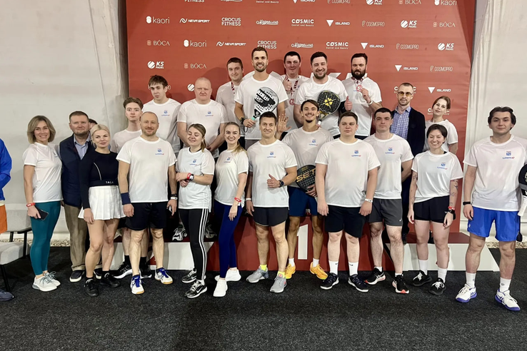 Воля к победе и невероятные эмоции: в рамках спортивной программы стратсессии ИТ-блока Ленобласти состоялся турнир по паделу