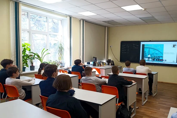 Ленинградские школьники узнали, как обезопасить умный дом