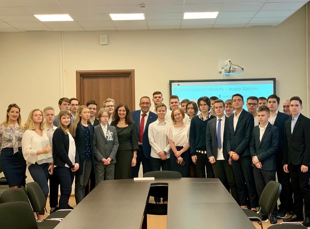 Зотов комитет цифрового развития курской области. Председатель комитета цифрового развития ленинградской области. Сергей веревкин курск. Комитет цифровизации. Цифровое развитие ленинградской области.